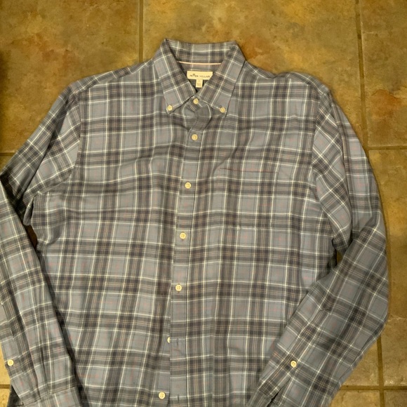 Peter Millar set of three button downs. All great condition and size L - Picture 6 of 7